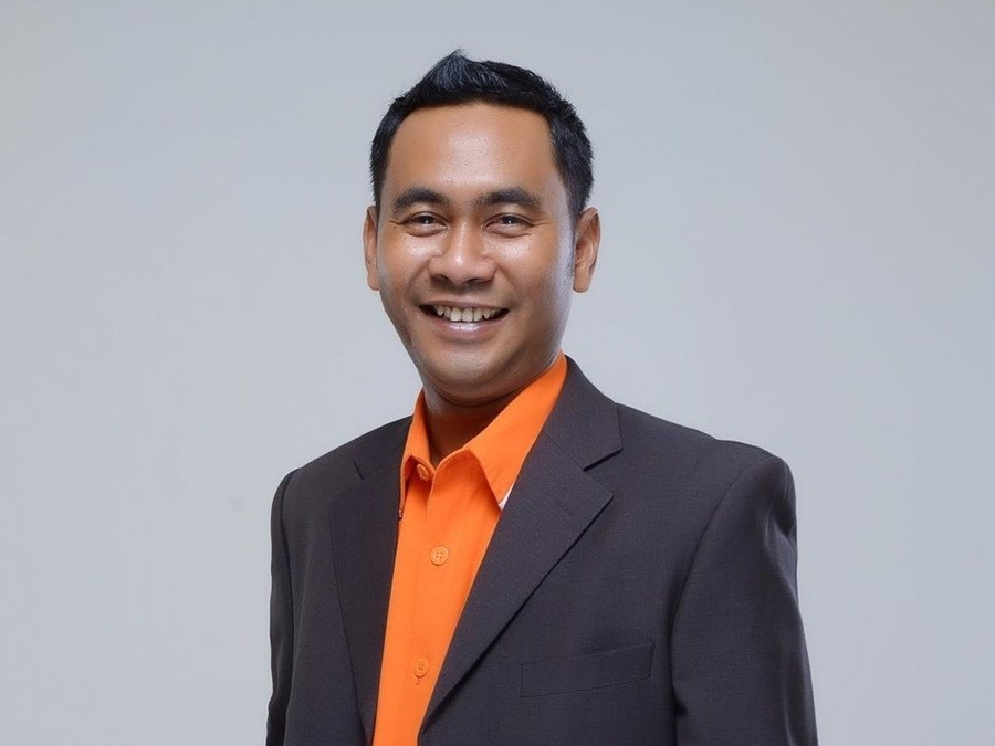 Ketua Komisi V Dpra, M. Rizal Falevi Kirani 2