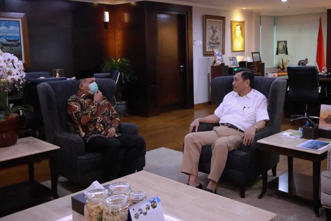 Plt. Gubernur Aceh, Nova Iriansyah bersama Menko Bidang Kemaritiman dan Investasi Luhut Binsar Pandjaitan