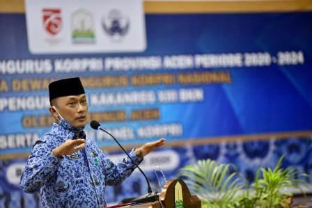 Ketua Umum DPN Korpri, Prof Zudan Arif Fakrulloh menyampaikan sambutan usai pengukuhan pengurus Korpri Provinsi Aceh Periode 2020-2024 di Anjong Mon Mata Banda Aceh, Jum'at (10/7)