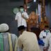 Plt Gubernur Aceh, Nova Iriansyah memberikan sambutan saat bersilaturahmi dengan masyarakat Aceh yang berada di Batam, di Masjid Syiah Kuala Batam, Kepulauan Riau, Sabtu (3/10) malam