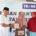 Wakil Wali Kota Banda Aceh Zainal Arifin Melakukan Penyerahan Secara Simbolis Bantuan Set Top Box Wilayah Layanan Aceh I Dari Trans7 Kepada Warga Kurang Mampu Di Kecamatan Meuraxa Dan Kecamatan Lueng Bata, Rabu (25/0l5) Di Kantor Camat Meuraxa