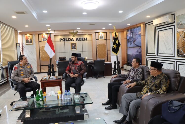 Kapolda Aceh Irjen Pol Ahmad Haydar menerima audiensi Komisi I DPRA di Mapolda Aceh, Rabu, 3 Agustus 2022
