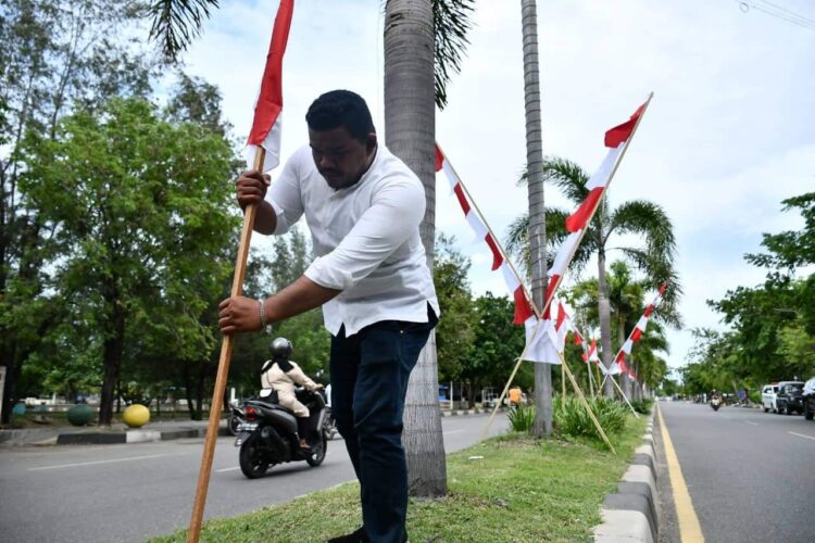 Jalan protokol di Kota Banda Aceh Semarak dengan pemasangan bendera dan umbul-umbul merah putih