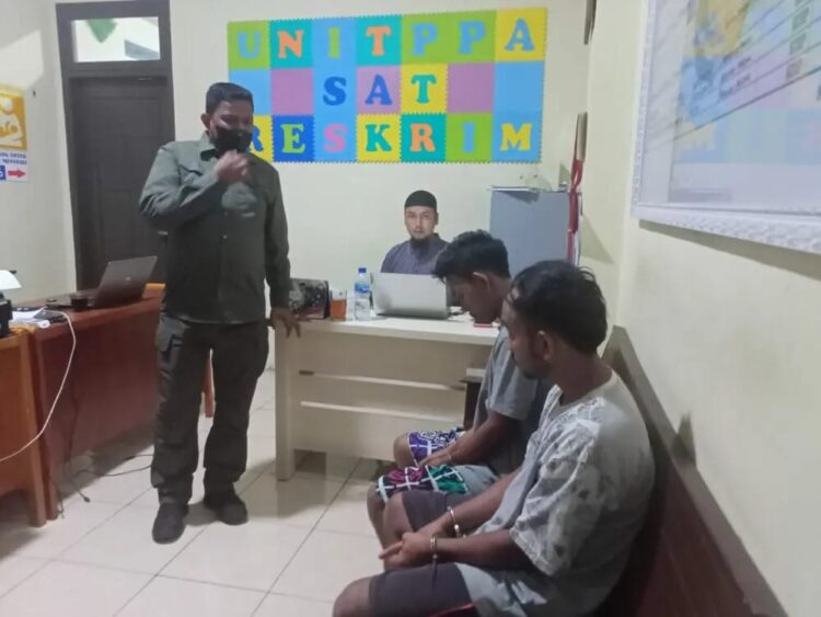 MR (28) dan MA (25), dua pemuda asal Aceh Barat Daya (Abdya) diamankan di Mapolres Nagan Raya. Keduanya diduga telah melakukan pemerkosaan terhadap gadis tuna rungu