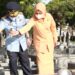 Kakanwil Kemenkumham Aceh Meurah Budiman memimpin upacara tabur Bunga di Taman Makam Pahlawan Banda Aceh, Jum'at (12/8)