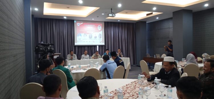 Aceh Resource and Development menggelar diskusi menyambut HUT ke-77 Kemerdekaan RI dengan tema “Puleh Beu Bagah, Beudoh Leubeh Koeng” (Pulih Lebih Cepat, Bangkit Lebih Kuat) di Hotel Kyriad Muraya Banda Aceh, Sabtu (13/8)