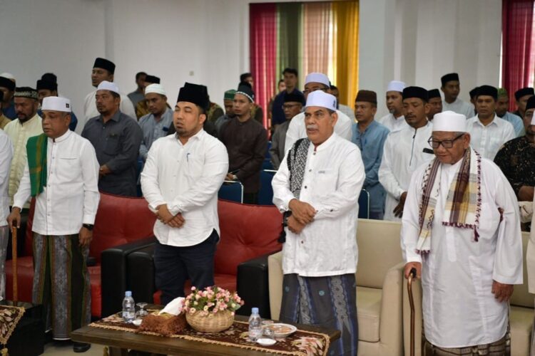 Pj Bupati Aceh Besar Muhammad Iswanto menghadiri silaturrahmi dengan ulama dayah se-Aceh Besar di Aula Gedung Dekranasda, Gampong Gani, Kecamatan Ingin Jaya, Sabtu pagi (13/8)