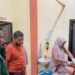 Mawardi (47), warga Dusun Alur Baong, Desa Medang Ara, Kecamatan Karang Baru, Aceh Tamiang mendapat perawatan akibat luka bacokan diduga akibat dianiaya dengan parang oleh pria berinisial TN (30)