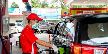 PT Pertamina (Persero) resmi menurunkan tiga harga Bahan Bakar Minyak (BBM) non subsidinya mulai 1 September 2022