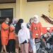 Polisi Polresta Banda Aceh menggiring 4 muncikari yang ditahan usai ditangkap karena terlibat praktik prostitusi online, sementara 5 PSK dilepas dan dikenakan wajib lapor