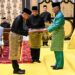 Anwar Ibrahim dilantik menjadi Perdana Menteri ke-10 Malaysia