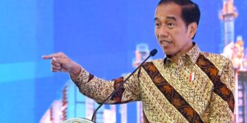 Presiden Jokowi memberikan arahan dalam Rapat Koordinasi Nasional Investasi 2022 di Ritz-Carlton Hotel Jakarta, Rabu (30/11)