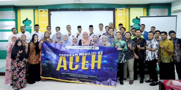 Mahasiswa Universiti Islam Selangor Malaysia mengunjungi FTK UIN Ar-Raniry