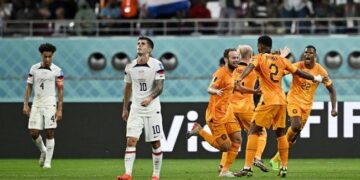 Pemain Belanda merayakan gol Memphis Depay ke gawang Amerika Serikat di 16 Besar Piala Dunia 2022, Sabtu (3/12) malam WIB.