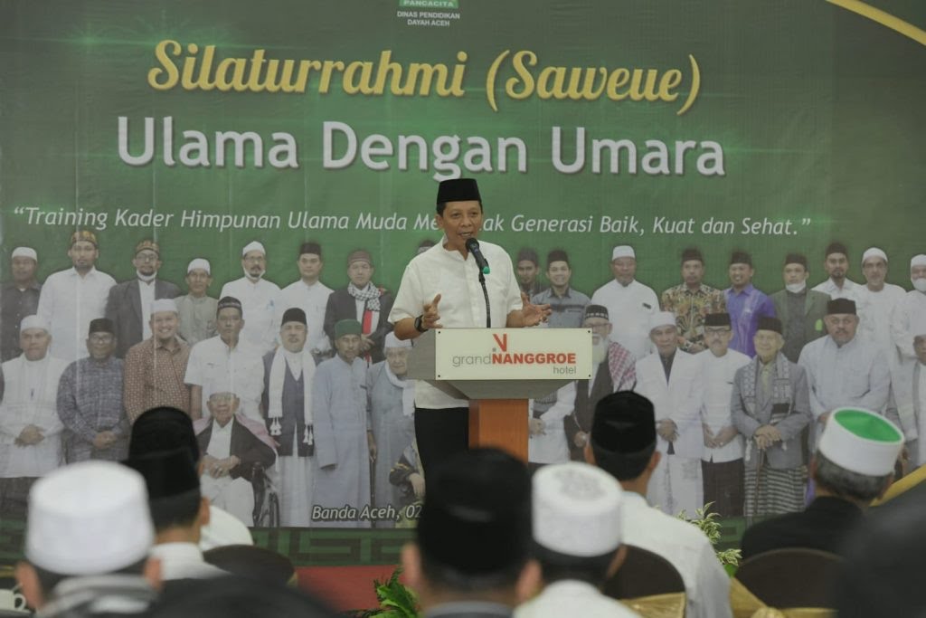 Pj. Gubernur Aceh Achmad Marzuki menghadiri acara Silaturahmi Ulama dengan Umara Tahun 2022 di Hotel Grand Nanggroe Banda Aceh, Jum'at malam (2/12)