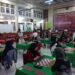 Atlet mengikuti pertandingan nomor catur cepat cabang olahraga catur Pekan Olahraga Aceh (PORA) XIV di Sigli, Pidie, Ahad malam (11/12)