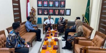 Ketua Pengadilan Tinggi Banda Aceh Dr Suharjono menerima kunjungan Koordinator Penghubung Komisi Yudisial (KY) Wilayah Aceh di kantornya, Rabu (11/1)