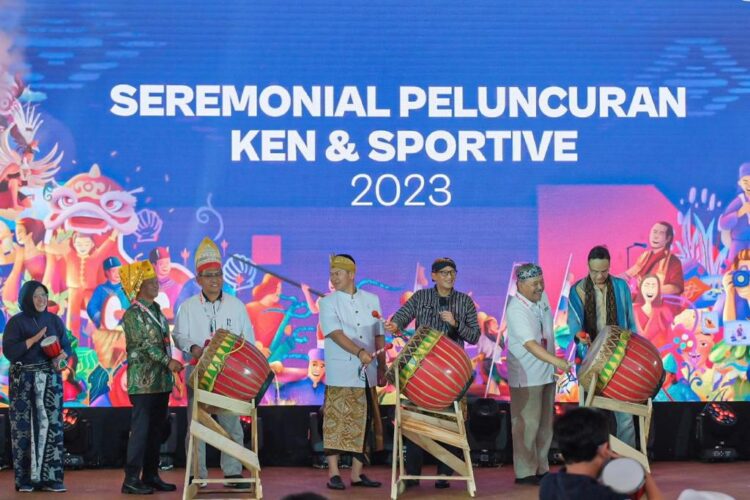 Menteri Pariwisata dan Ekonomi Kreatif Sandiaga Uno meluncurkan Kharisma Event Nusantara (KEN) 2023 di Taman Mini Indonesia Indah (TMII) Jakarta, Sabtu malam (28/1)