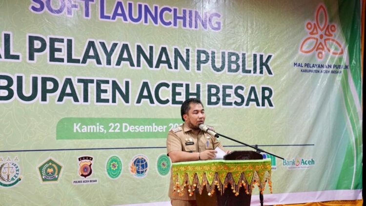 Pj Bupati Aceh Besar Muhammad Iswanto saat acara soft launching Mall Pelayanan Publik (MPP) di Lambaro, Kecamatan Ingin Jaya, Aceh Besar, pada 22 Desember 2022