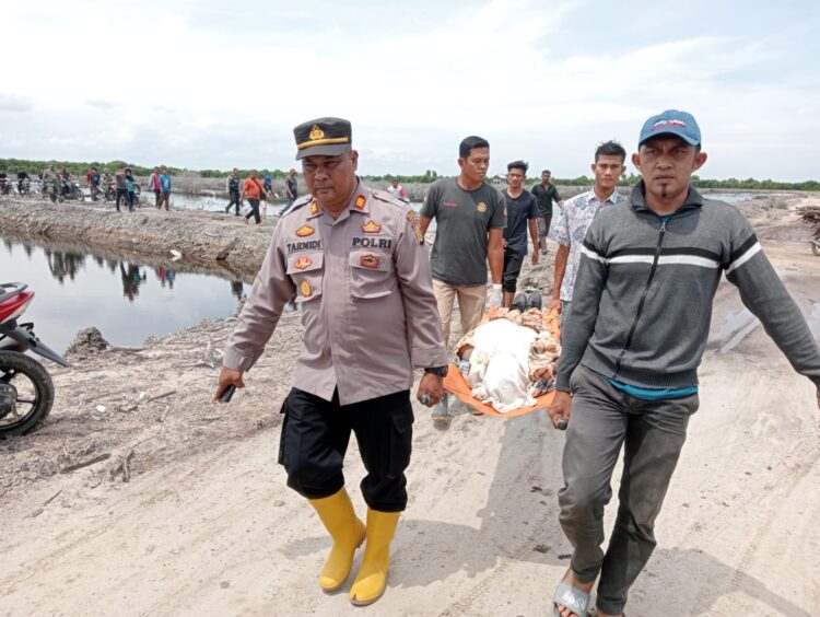 Seorang pria asal Kota Langsa meninggal dunia akibat tenggelam dalam tambak milik Bakhtiar di Desa Alur Nunang Kecamatan Banda Mulia, Aceh Tamiang, Kamis (9/2)