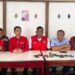 Ketua Panitia Mubes III Partai Aceh Saiful Bahri atau Pon Yaya didampingi Sekretaris Panitia Tarmizi SP memberikan keterangan pada konferensi pers di Warkop Solong, Ulee Kareng, Banda Aceh, Senin (20/2)