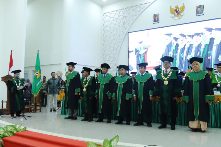 UIN Ar-Raniry Banda Aceh mengukuhkan tujuh guru besar dalam Rapat Senat Terbuka yang digelar di Auditorium Prof Ali Hasjmy Darussalam Banda Aceh, Kamis (2/3)