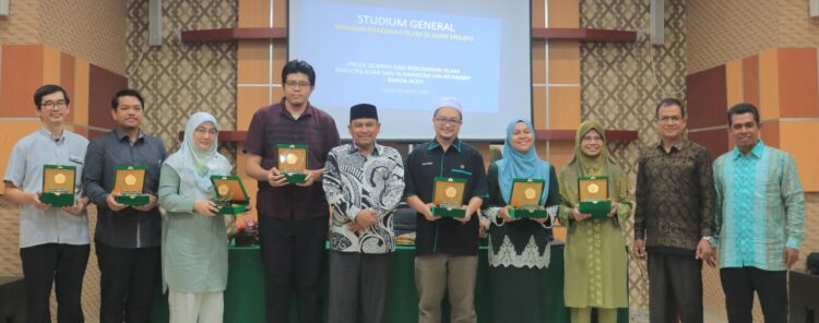 Prodi SKI Fakultas Adab dan Humaniora UIN Ar-Raniry menyelenggarakan kuliah umum yang menghadirkan tiga narasumber langsung dari Malaysia, Jum'at (3/3)
