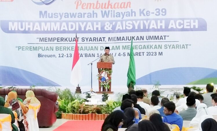 Ketua PP Muhammadiyah yang juga Menko PMK RI Muhadjir Effendi membuka Musywil Muhammadiyah dan ‘Aisyiyah Aceh ke-39 di Kabupaten Bireuen, Sabtu (4/3)