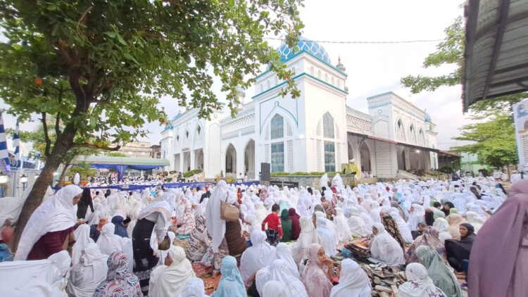 Kegiatan Safari Subuh se-Aceh digelar Tadzkiratul Ummah dihadiri ribuan jamaah di Masjid Agung Baiturrahim, Lhoksukon, Aceh Utara, Ahad, 5 Maret 2023