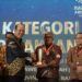 Sekda Aceh Bustami Hamzah menerima Penghargaan Pelopor Pencegahan dan Penanggulangan Ekstremisme Berbasis Kekerasan yang Mengarah pada Terorisme di Indonesia (RANPE Awards) 2023 yang diserahkan Kepala BNPT Komjen Pol Boy Rafli Amar di Jakarta, Jum'at (10/3)