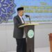Plt Kepala Sekretariat MPU Aceh, Zulkarnaini, membacakan Draf Fatwa MPU Aceh tentang Mafia Tanah dalam Perspektif Hukum Islam dan Adat Aceh saat penutupan Sidang Paripurna-II Tahun 2023 di Gedung Tgk H Abdullah Ujong Rimba, Rabu (15/3)