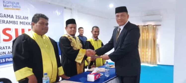 Fakultas Agama Islam Universitas Serambi Mekkah Banda Aceh menyelenggarakan Yudisium Sarjana Semester Ganjil 2022/2023, Kamis (16/3) di Aula Dr Mr Teuku Muhammad Hasan Kampus USM Batoh