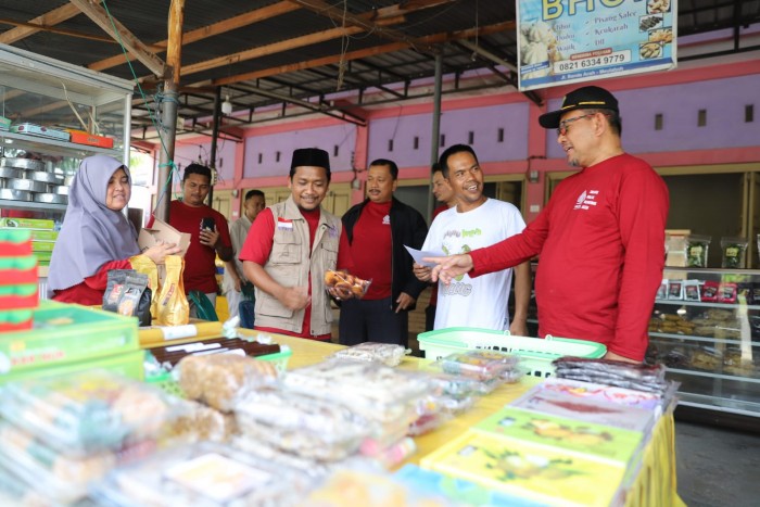 Satgas Halal Kanwil Kemenag Aceh melakukan kampanye mandatori halal secara serentak di 48 lokasi se-Aceh, Sabtu (18/3)