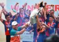 Danlanud SIM Kolonel Pnb Yoyon Kuscahyono menyerahkan piala kepada klub 469 Kopasgat yang menjadi juara sepak bola Danlanud Cup 2023, di Lapangan Danlanud SIM, Blang Bintang, Sabtu sore (18/3)