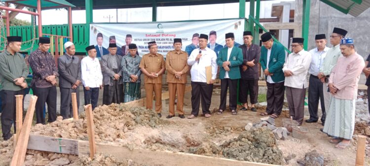 Peletakan batu pertama pembangunan gedung pusat Dakwah Al Washliyah di Lamdingin Banda Aceh, Senin (3/4)