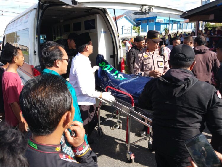 Seorang kakek, Hanafiah (91), warga Kampung Delung, Kecamatan Bukit Kabupaten Bener Meriah meninggal dunia setelah ditabrak mobil Damkar, Kamis pagi (4/5)