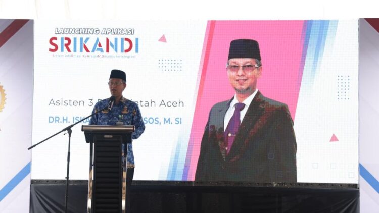 Asisten Administrasi Umum Setda Aceh Dr Iskandar AP SSos MSi menyampaikan sambutan sekaligus meluncurkan Aplikasi Srikandi, Aplikasi Telusur Arsip dan Pembukaan Diorama Arsip, di Kantor Dinas Perpustakaan dan Kearsipan Aceh, Rabu (17/5)