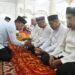 Pemko Banda Aceh, Sabtu (20/5/), melakukan peusijuek atau tepung tawar 510 Jamaah Calon Haji, sekaligus dilepas secara resmi memasuki pemondokan di Asrama Haji, untuk selanjutnya berangkat menuju ke tanah suci