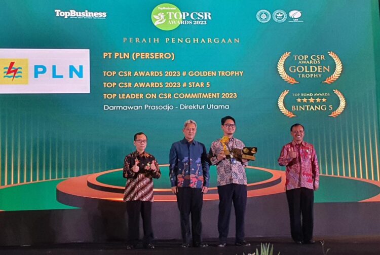 PLN meraih penghargaan Top CSR Golden Trophy 2023 karena berhasil menjadi pemenang TOP CSR Awards predikat Star Bintang 5 selama tiga tahun berturut-turut