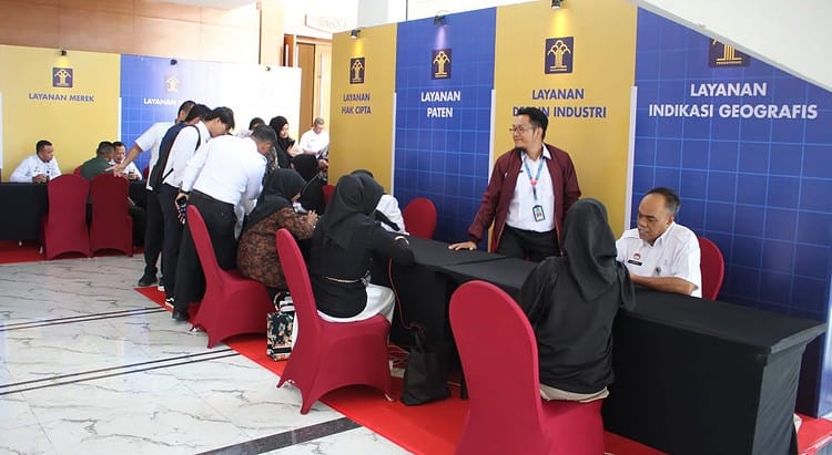 Kanwil Kemenkumham Aceh, Rabu (7/6) menggelar Mobile Intellectual Property Clinic atau Klinik Kekayaan Intelektual bergerak yang digelar selama tiga hari di Hotel Hermes Palace Banda Aceh