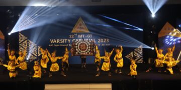 Tarian tradisional dari tiga negara peserta The Indonesia-Malaysia-Thailand Growth Triangle (IMT-GT) Varsity Carnival ke-22 (IMT-GT) tampil menyemarakkan opening ceremony IMT-GT di AAC Dayan Dawood USK, Ahad malam (9/7)