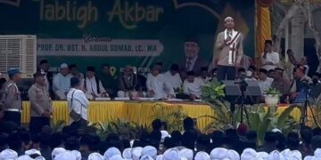 Ustaz Abdul Somad menyampaikan ceramah di Dayah Jeumala Amal, Lueng Putu, Pidie Jaya, Jum'at sore (25/8/2023)