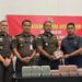 Kejari Aceh Timur menerima pembayaran denda Rp 1 miliar dari terpidana kepemilikan 78 kg sabu Abdullah alias Dullah bin Zakaria di Rutan Kelas IIB Banda Aceh, Kajhu Aceh Besar, Senin (28/8)
