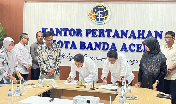 Dinas PUPR Kota Banda Aceh melakukan penandatanganan MoU dengan BPN Kota Banda Aceh terkait kegiatan pemanfaatan ruang dan status kepemilikan lahan