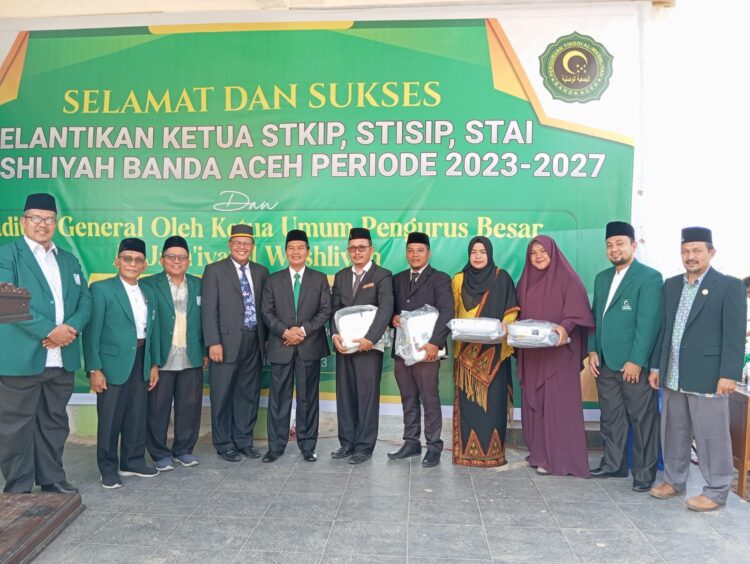 Pengurus Besar Al Jam'iyatul Washliyah melantik secara resmi tiga Ketua Perguruan Tinggi (PT) Al Washliyah Banda Aceh, Sabtu (9/9)