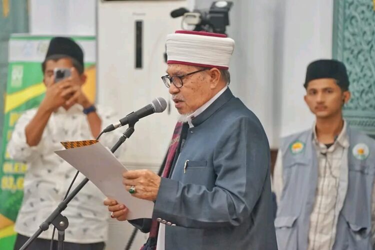 Ulama Kharismatik Aceh Abu H Syeikh Hasanoel Bashry HG yang akrab disapa Abu Mudi selaku pendiri dan pembina Majelis Tastafi Pusat