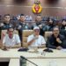 Ketua Umum KONI Aceh Abu Razak melepas karateka Aceh yang akan bertanding pada Kejuaraan KL Mayor’s Cup Karate Championship di Kuala Lumpur, Malaysia, di Sekretariat KONI Aceh, Senin (27/11)