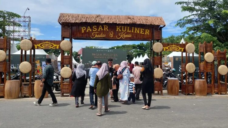 Pasar Kuliner Pekan Kebudayaan Aceh (PKA) ke-8 di Taman Sulthanah Safiatuddin Banda Aceh