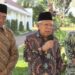 Wakil Presiden Maruf Amin (tengah) memberikan keterangan kepada wartawan pada Rabu (20/12/2023)