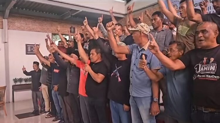 Mantan kombatan GAM Wilayah Aceh Rayeuk mendeklarasikan dukungan kepada pasangan capres-cawapres nomor urut 1 Anies Baswedan dan Muhaimin Iskandar (AMIN) dalam Pilpres 2024